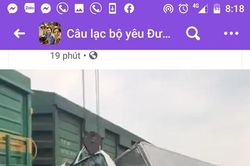 Tàu hỏa tông nát xe tải, một toa bung khỏi tàu chắn ngang quốc lộ ở Nghệ An