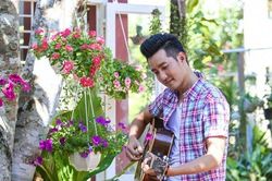 Ca sĩ Nguyễn Phi Hùng lần đầu lên tiếng về tin đồn giới tính, cặp kè bầu show