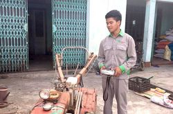 Người sáng chế máy làm đất điều khiển từ xa
