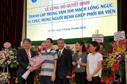 Bệnh nhân ghép phổi thành công đầu tiên được xuất viện