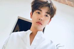 Ca sĩ Hàn sở hữu làn da như em bé nhờ cách khó áp dụng với nam giới