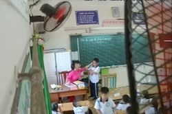 Cô giáo phải nhận lỗi sau khi phụ huynh công khai clip bạo hành trẻ trong lớp học