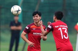 Tạm thoát nỗi buồn ở Bỉ, Công Phượng vui vẻ tập cùng ĐT Việt Nam