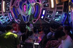 Quảng Nam: Đột kích quán karaoke phát hiện 43 nam thanh nữ tú mở tiệc ma túy