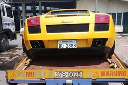 Siêu xe Lamborghini Gallardo biển số Lào xuất hiện tại Hà Tĩnh