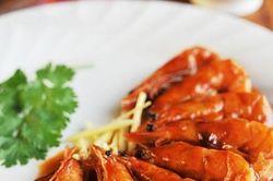 Tôm nướng sốt me ngon miễn chê, hợp khẩu vị cả nhà