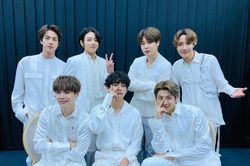 Top 20 nhóm nam Kpop đạt danh số album cao nhất 2019: BTS, Seventeen và X1 đứng đầu!