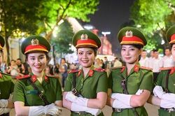 Ngất ngây nhan sắc nữ chiến sĩ Đoàn nghi lễ Bộ Công An
