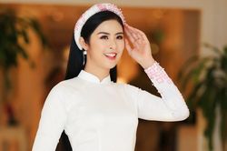 Vì sao ca sĩ Mỹ mặc áo dài không quần bị phản ứng dữ dội?