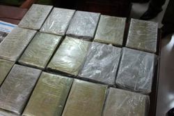 Bắt 3 đối tượng quốc tịch Lào vận chuyển ma túy trái phép