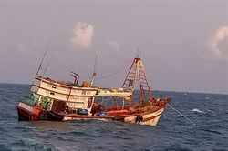 Bà Rịa-Vũng Tàu: Cứu nạn và lai dắt thành công một tàu cá về bờ