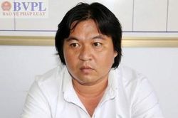 Chở người đi cấp cứu bị hàng xóm đâm tử vong