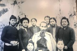 'Phụ nữ Việt Nam trong sự nghiệp giải phóng dân tộc': Đến đây để nhớ thương đồng đội'