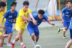 Loạt trận 15h ngày 20-10: Bảng C và D ngã ngũ