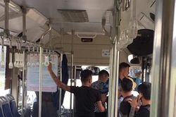 Nữ nhân viên phụ xe buýt bị hành hung khi nhắc hành khách giữ trật tự