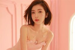 Bị chụp lén trên tàu điện, gái xinh được cộng đồng mạng truy lùng 'gắt'
