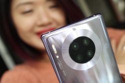 Mỹ cấm vận, Huawei vẫn bán điện thoại tốt hơn năm ngoái