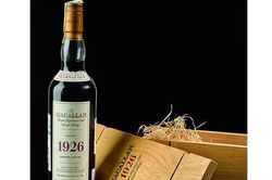 1,9 triệu USD cho chai whisky 'Chén Thánh' hiếm nhất thế giới