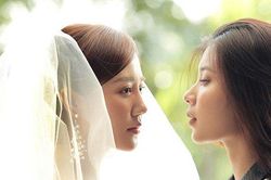 Hôm nay nghe gì: Văn Mai Hương và cuộc tình đồng tính đẫm nước mắt MV 'Nghe nói anh sắp kết hôn'