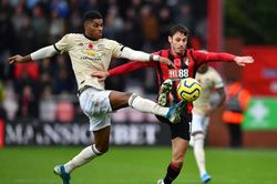MU trở lại mặt đất sau trận thua Bournemouth