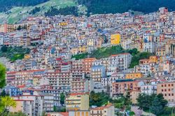 Ngắm những ngôi nhà giá 0 đồng ở thị trấn cổ Cammarata trên đảo Sicily
