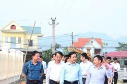 Đoàn công tác của tỉnh khảo sát thực tế tại các xã đăng ký đạt chuẩn NTM và NTM kiểu mẫu ở huyện Gia Viễn