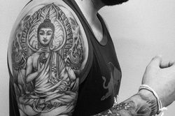 Lỡ xăm hình Đức Phật giờ phải làm sao?
