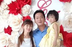 'Em ở nhà mang áo tím thủy chung'