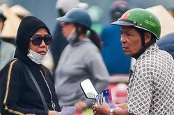 Vé chợ đen 'lộng hành' trước trận đấu Việt Nam- UAE