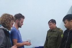 Trả lại tài sản cho du khách nước ngoài đánh rơi