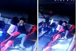 Đỏ mặt với cặp đôi hôn hít, sờ soạng vùng nhạy cảm trong quán net