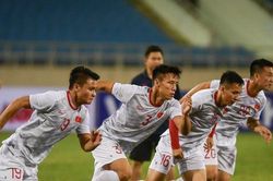 Thầy Park 'làm phép' trên sân Mỹ Đình trước trận quyết đấu UAE