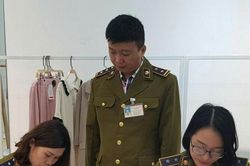 Tạm giữ nhiều sản phẩm gắn thương hiệu IFU nghi vi phạm nhãn hàng hóa