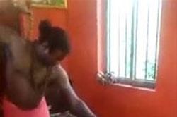 Ám ảnh cách chữa bệnh 'dị' của pháp sư, chỉ đòn roi, la hét...