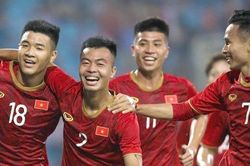 Nhịn ăn bát phở, đủ tiền mua vé xem chung kết bóng đá nam SEA Games 30