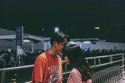 Tuổi trẻ sắp qua rồi, mình một lần yêu nhau thật tử tế đi anh