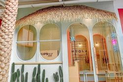 Tiệm cà phê phong cách Hawaii mới mở ở Thái Lan