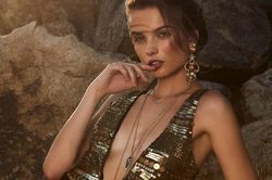 Bản sao của Taylor Swift đẹp ngất ngây như 'thôi miên' người nhìn