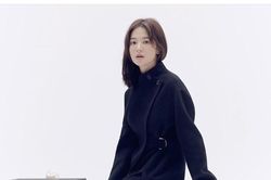 Gây sốt MXH: Song Hye Kyo thần thái quyến rũ, Goo Hye Sun khoe vòng một bóng bỏng