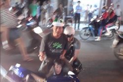 'Hiệp sĩ' đường phố bắt gọn 'nữ quái' trộm xe máy ở siêu thị
