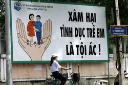 Liên tiếp xảy ra các vụ lạm dụng trẻ ở cơ sở bảo trợ xã hội: Quản lí, giám sát có vấn đề?