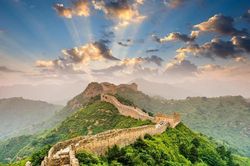 Té ngửa nỗi oan ngàn năm của Tần Thủy Hoàng xây Vạn Lý Trường Thành
