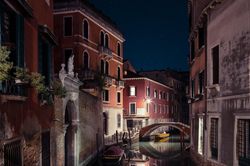 Venice 'rũ bỏ' định nghĩa thành phố du lịch nhộn nhịp để tĩnh mịch về đêm