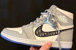 Nike kết hợp với Dior ra mắt giày Jordan có giá 2.000 USD?