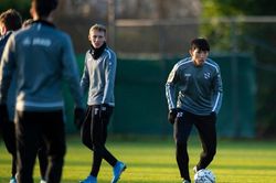 Trở về sau SEA Games, Văn Hậu dự bị tại SC Heerenveen