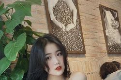 CĐV Indonesia 'thả thính' bạn gái Đoàn Văn Hậu