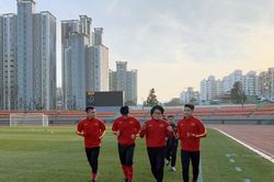 U23 Việt Nam tập huấn Hàn Quốc: Quang Hải, Đình Trọng nhận đặc cách