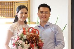 Lộ ảnh lễ dạm ngõ của Hoa hậu Ngọc Hân cùng bạn trai lâu năm