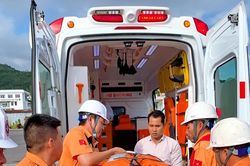 Cứu nạn một thợ máy tàu biển nước ngoài bị xuất huyết não