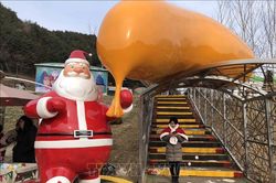 Khám phá ngôi làng ông già Noel mùa Giáng sinh